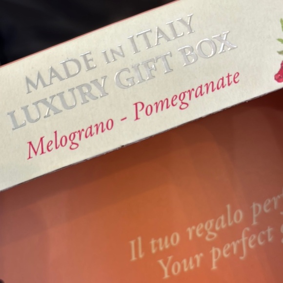 La Fiorentina Red Hand Soap Gift Set - Picture 4 of 5